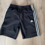 Adidas zwarte korte joggingbroek maat 176, Kinderen en Baby's, Kinderkleding | Maat 176, Ophalen of Verzenden, Zo goed als nieuw