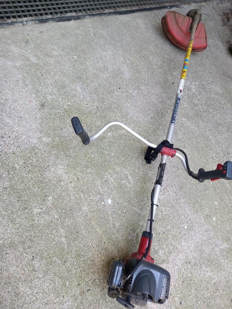 Kawasaki KBH48A Bosmaaier - loop of sloop. Kantjesmaaier, Ophalen, Benzine, Gebruikt, Kawasaki