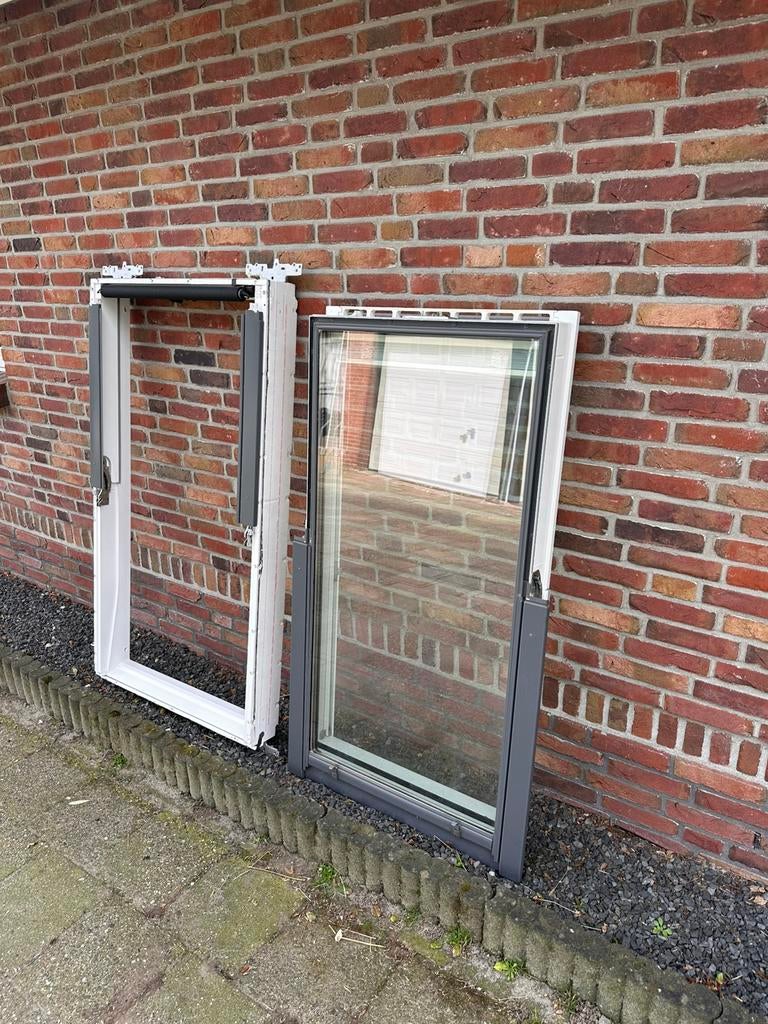 VELUX GGU MK08 0070 KUNSTSTOF 78x140 HR++ Veiligheidsglas, Ophalen, Zo goed als nieuw