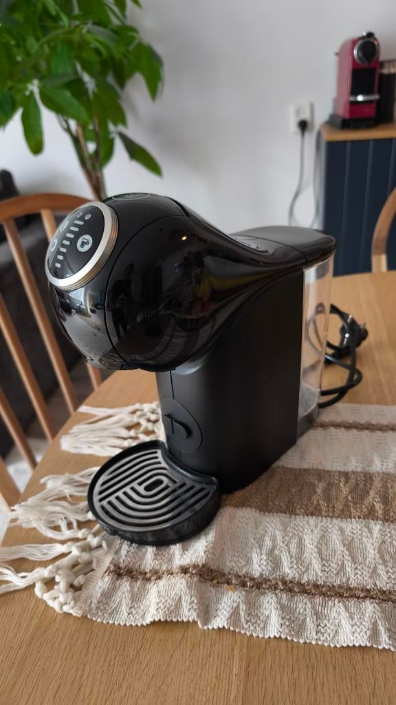 Dolce Gusto koffiemachine KRUPS Black met capsulehouder, Witgoed en Apparatuur, Koffiezetapparaten, Ophalen of Verzenden, Zo goed als nieuw
