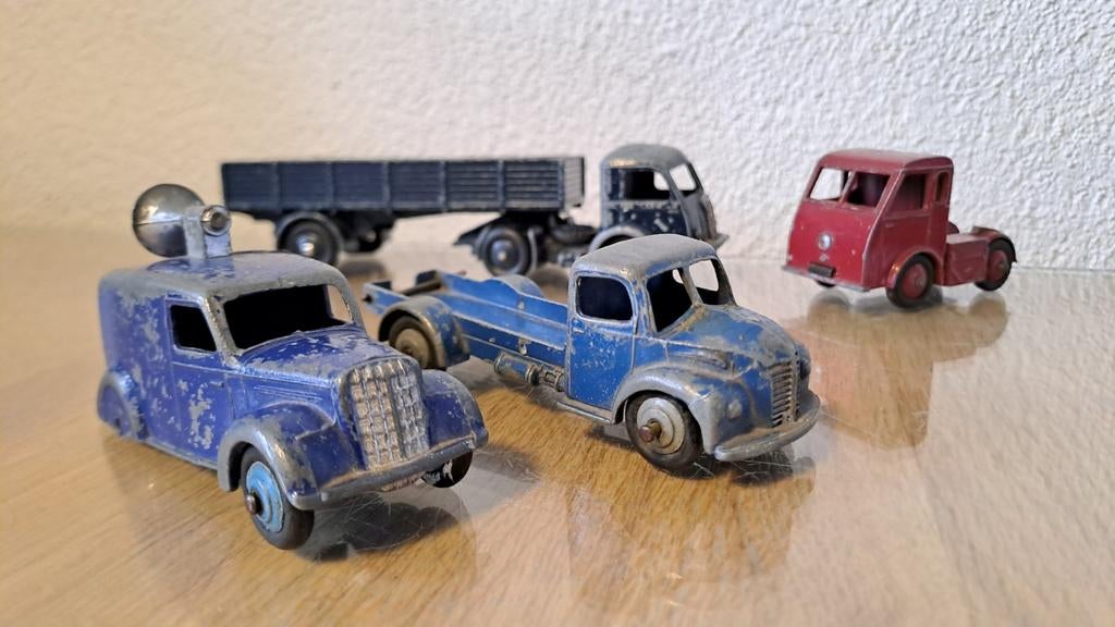 Dinky Toys Dodge kipper truck en Loud speaker van '50, Ophalen of Verzenden, Gebruikt, Auto, Dinky Toys