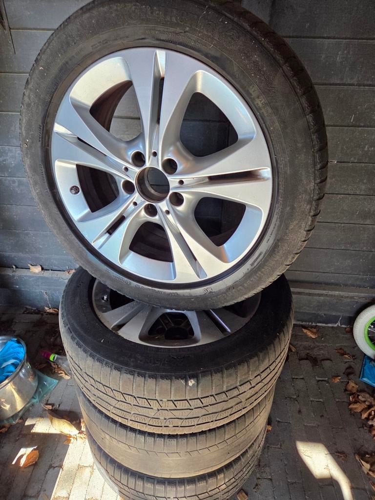 Mercedes Velgen met versleten winterbanden 225/50 R17, Auto-onderdelen, Banden en Velgen, Gebruikt, Banden en Velgen, 17 inch