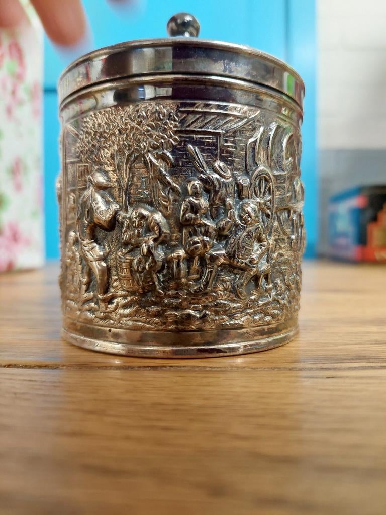 Douwe Egberts zilverkleurig blikje, Ophalen of Verzenden