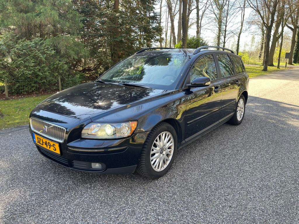 Volvo V50 2.4 140PK SUMMUM / Leer / Rijklaar!! / APK nieuw /, Auto's, Euro 5, Beige, 700 kg, Zwart