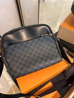 Louis Vuitton Dayton tas orgineel + bon NIEUWSTAAT, Ophalen of Verzenden, Zo goed als nieuw, Leer, Minder dan 50 cm