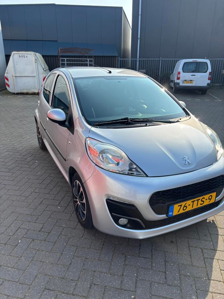 Peugeot 107 1.0 Active Automaat Carplay Android Camera NAP, Auto's, Parkeersensor, 4 stoelen, 68 pk, Origineel Nederlands