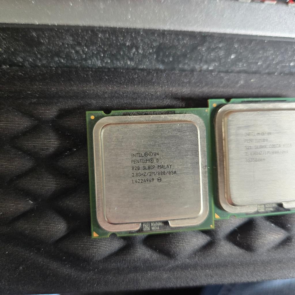 intel processor pentium d en pentium 4, Computers en Software, Processors, Ophalen, Gebruikt