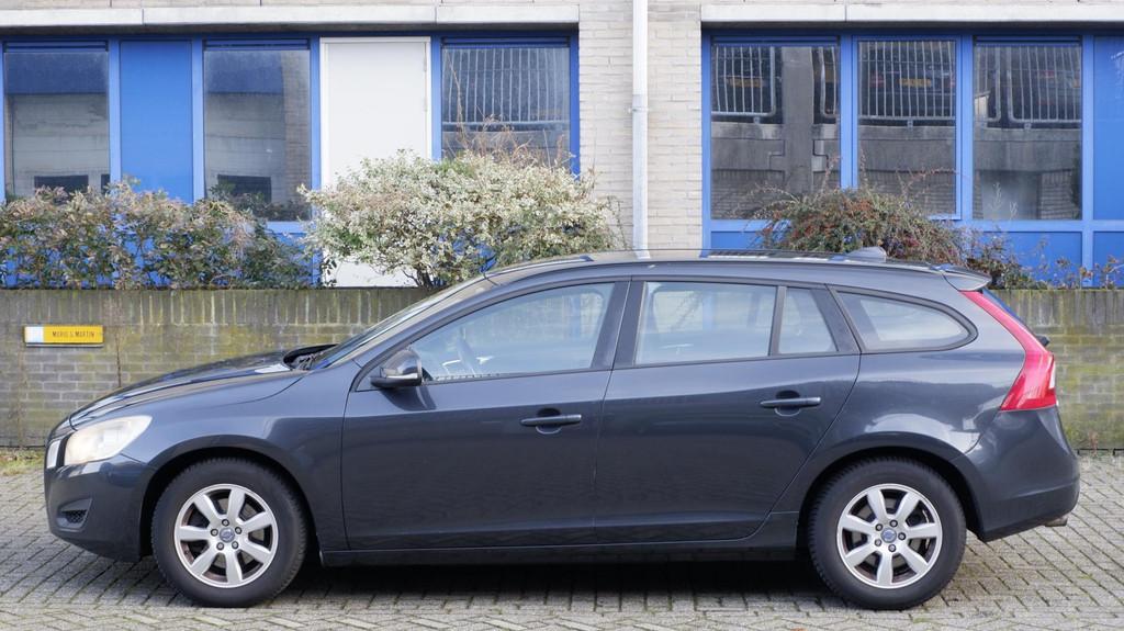 Volvo V60 1.6 DRIVe Momentum, Auto's, Volvo, Voorwielaandrijving, Euro 5, Stof, Gebruikt
