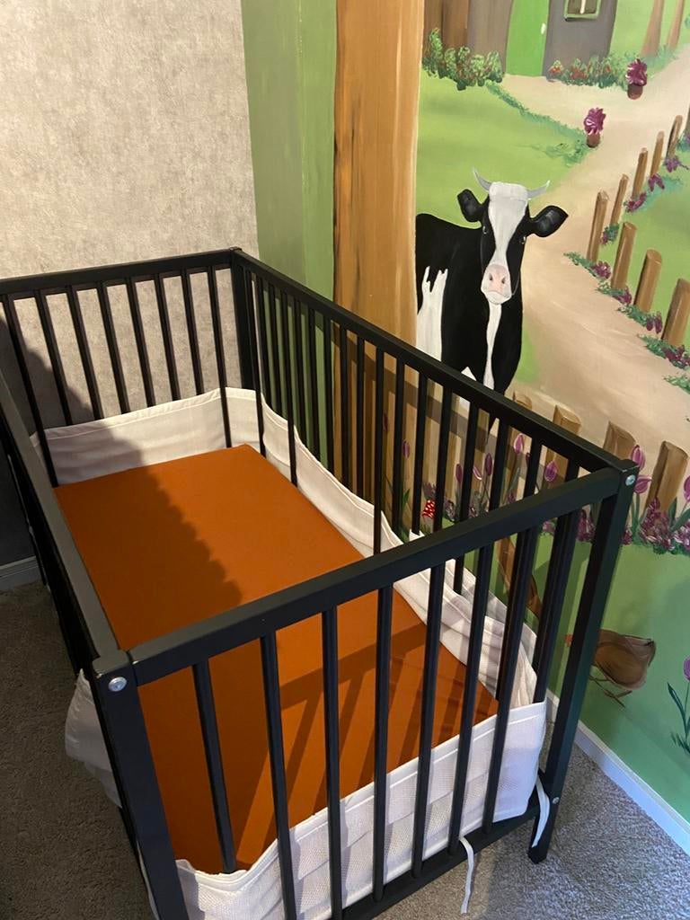 Ledikant 2 stuks tweeling zwart, Ophalen of Verzenden, Gebruikt, Ledikant