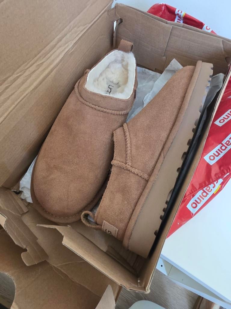 Ugg Tasman pantoffels 37 - nieuw! (Niet een keer gedragen), Bruin, Nieuw, Ophalen of Verzenden, Pantoffels of Sloffen