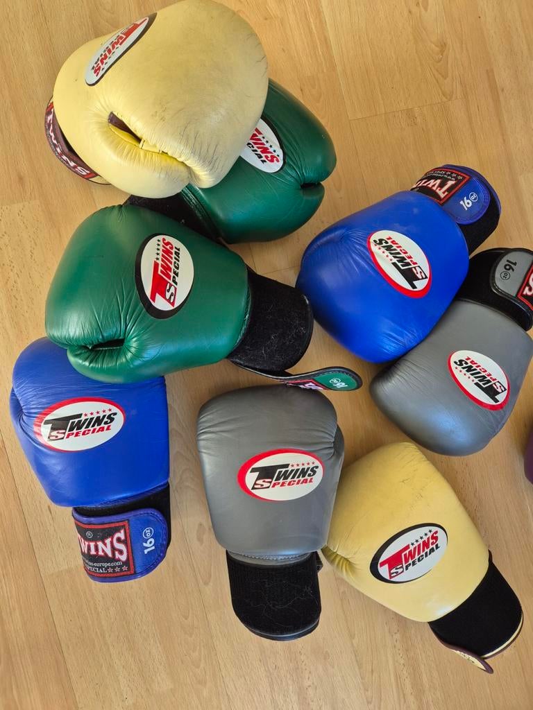 Twins bokshandschoenen, Sport en Fitness, Ophalen of Verzenden, Gebruikt, Bokshandschoenen