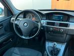 Grijze BMW 3-Serie 318i E91 Touring 129PK 2007 Benzine/APK!, Auto's, 13 km/l, 4 cilinders, 129 pk, Origineel Nederlands