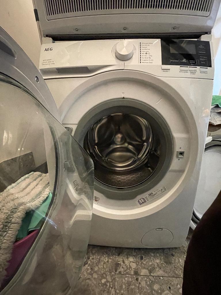 Zeer goede jonge AEG wasmachine en droger, Witgoed en Apparatuur, Ophalen, 1200 tot 1600 toeren, 8 tot 10 kg, Zo goed als nieuw