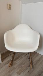Witte schommelstoel in moderne stijl, Ophalen, Gebruikt, Wit, Eén