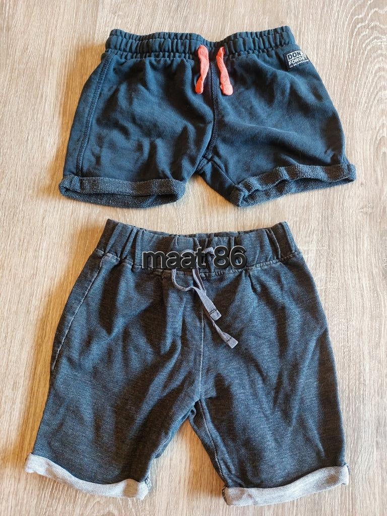 2x Donkerblauwe korte broekjes voor baby's.  Maat 86, Kinderen en Baby's, Babykleding | Maat 86, Gebruikt, Jongetje of Meisje