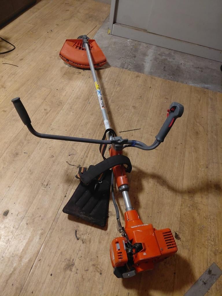 Bosmaaier, Ophalen, Gebruikt, 10 tot 30 cm, Benzine