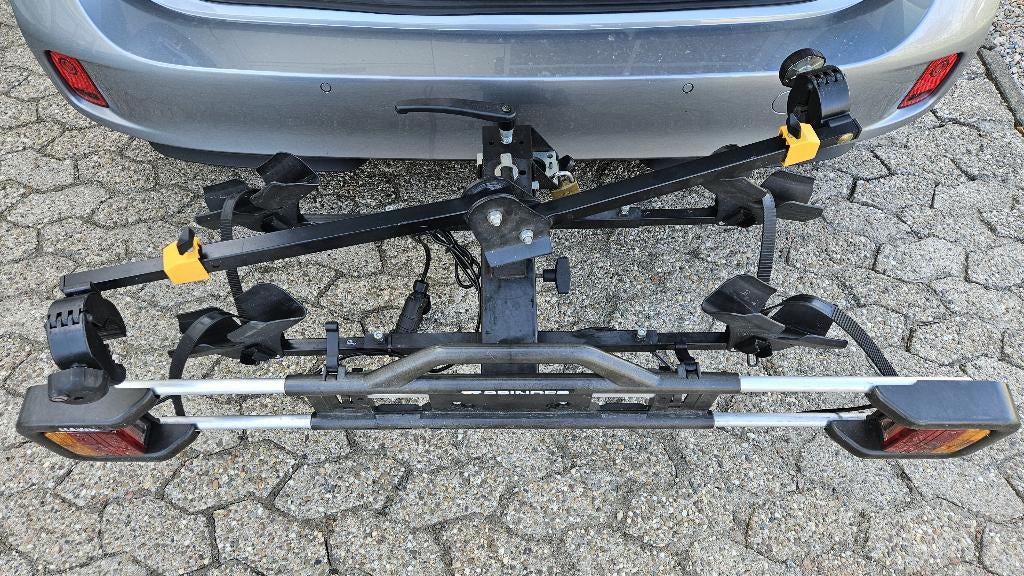 Fietsendrager Spinder Hawk RH-2-FNE kantelbaar afsluitbaar, Ophalen, 2 fietsen, Gebruikt, Trekhaakdrager