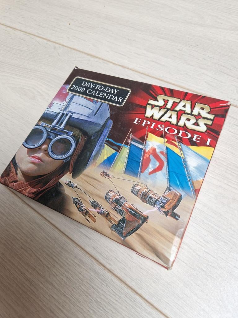 star wars 2000 desk calender scheurkalender kalender nieuw, Ophalen of Verzenden, Nieuw, Actiefiguurtje