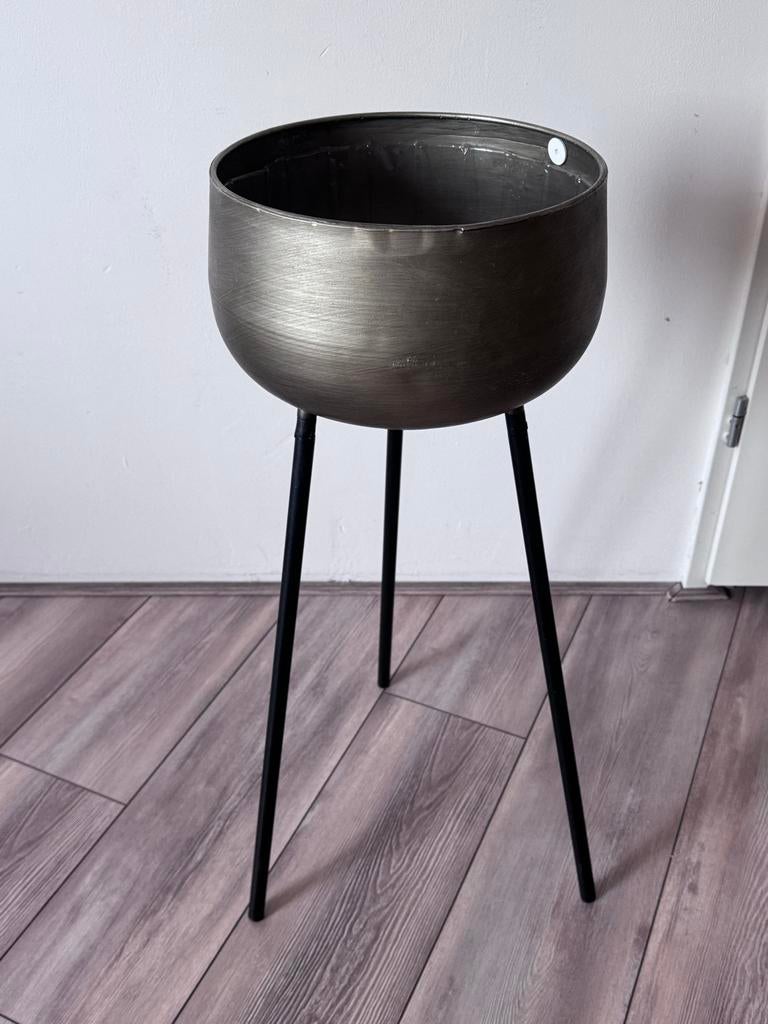 Stijlvolle plantenbak voor binnen met metalen onderstel, Ophalen, Minder dan 60 cm, Rond, Zo goed als nieuw