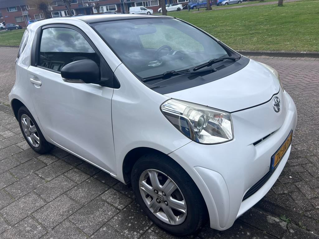 Toyota IQ, Auto's, Toyota, Particulier, IQ, Benzine, A, Hatchback, Handgeschakeld, Origineel Nederlands, Wit, Zwart, Stof, Voorwielaandrijving