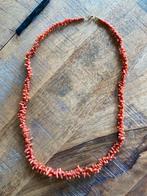 Bloedkoralen ketting met gouden slot, Ophalen of Verzenden, Zo goed als nieuw, Met edelsteen, Rood