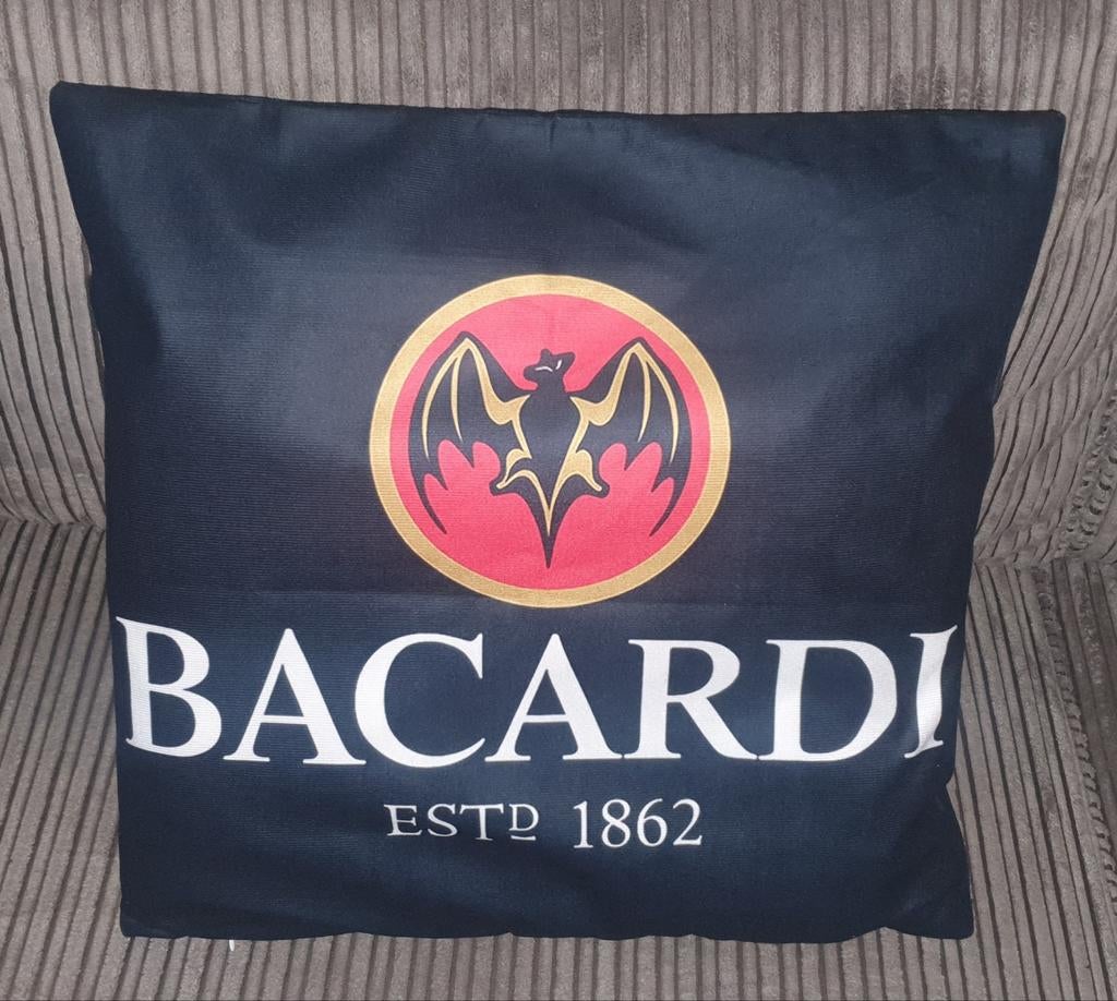 Bacardi kussen, ideaal voor in de man cave, bar of kroeg., Verzamelen, Merken en Reclamevoorwerpen, Ophalen of Verzenden, Nieuw
