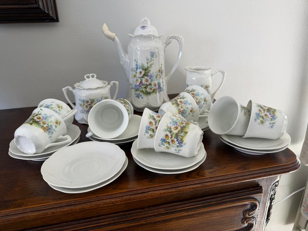 Retro koffie servies 12 pers is genummerd, Antiek en Kunst, Antiek | Servies compleet, Ophalen of Verzenden