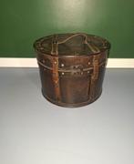 Vintage hoedenkoffer, Ophalen