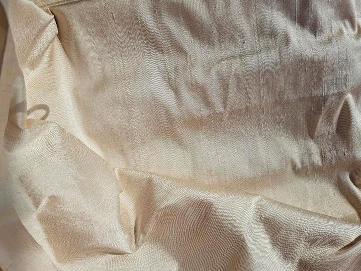 Banen roomkleurige Dupion zijde, Hobby en Vrije tijd, Stoffen en Lappen, Satijn of Zijde, 120 cm of meer, 200 cm of meer, Bruin