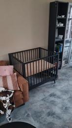 Zwarte baby box met matras + matrashoes, Kinderen en Baby's, Boxen, Ophalen, Gebruikt, In hoogte verstelbaar