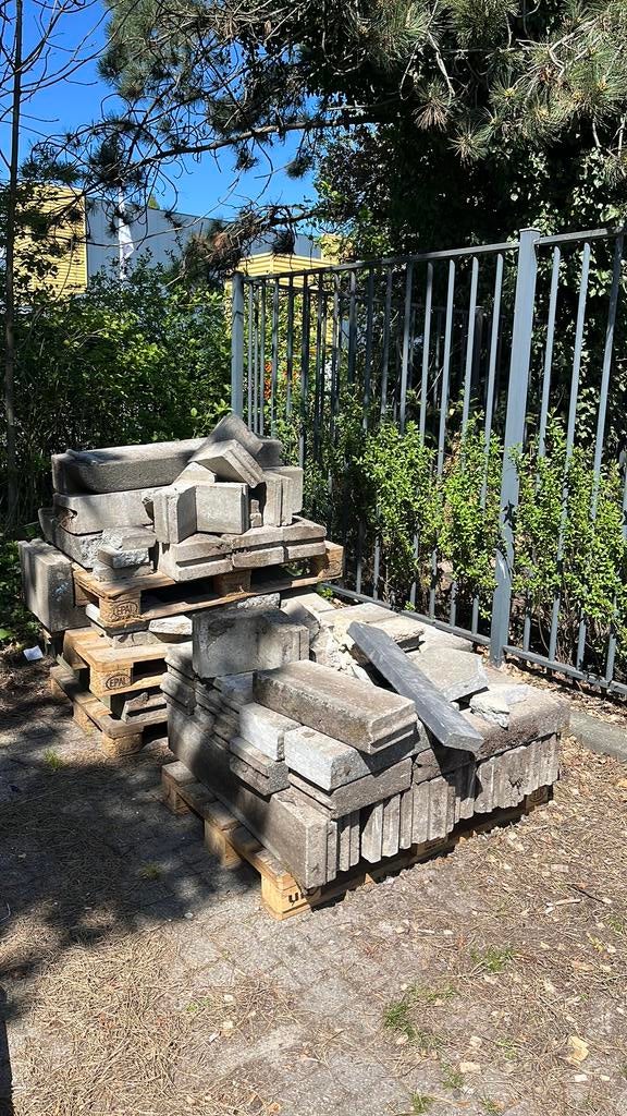 Opsluitbanden 20x10x100 en 25x13x100, Ophalen, Gebruikt, Overige typen, Minder dan 5 m²