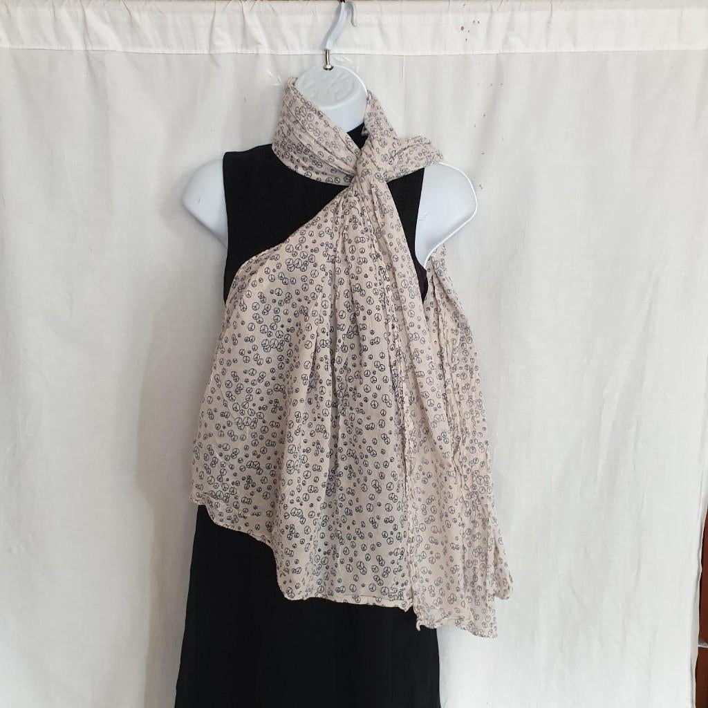 Leuke sjaal met peace tekens 85x180 merk Back Sonder Gaard, Maat 38/40 (M), ., Ophalen of Verzenden, Zo goed als nieuw