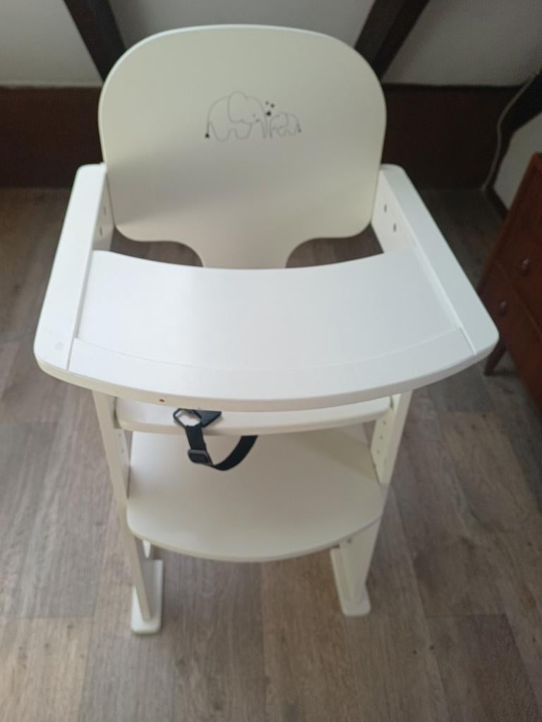Stevige witte houten kinderstoel, Ophalen, Gebruikt, Overige typen