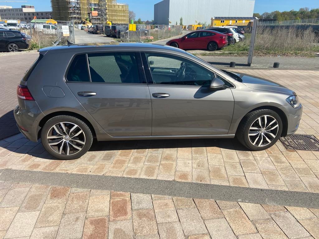 Volkswagen Golf 1.2 TSI 81KW 5D 2016 Grijs, Auto's, Voorwielaandrijving, 4 cilinders, 610 kg, Handgeschakeld