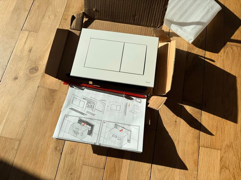 Nieuwe TECE mat witte wc bedieningsplaat, Doe-het-zelf en Verbouw, Sanitair, Ophalen of Verzenden, Nieuw, Toilet