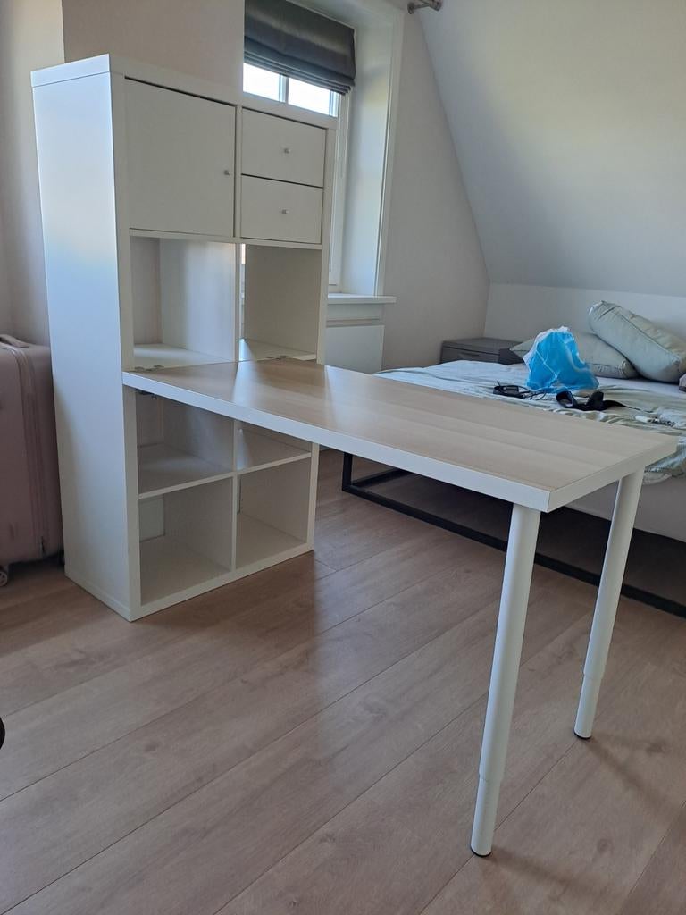 Ikea buro met vakkenkast, Ophalen, Zo goed als nieuw