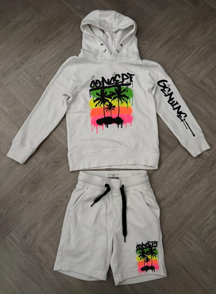 Stoere VINGINO pakje maat 116, capuchon trui met short!, Kinderen en Baby's, Kinderkleding | Maat 116, Verzenden, Zo goed als nieuw