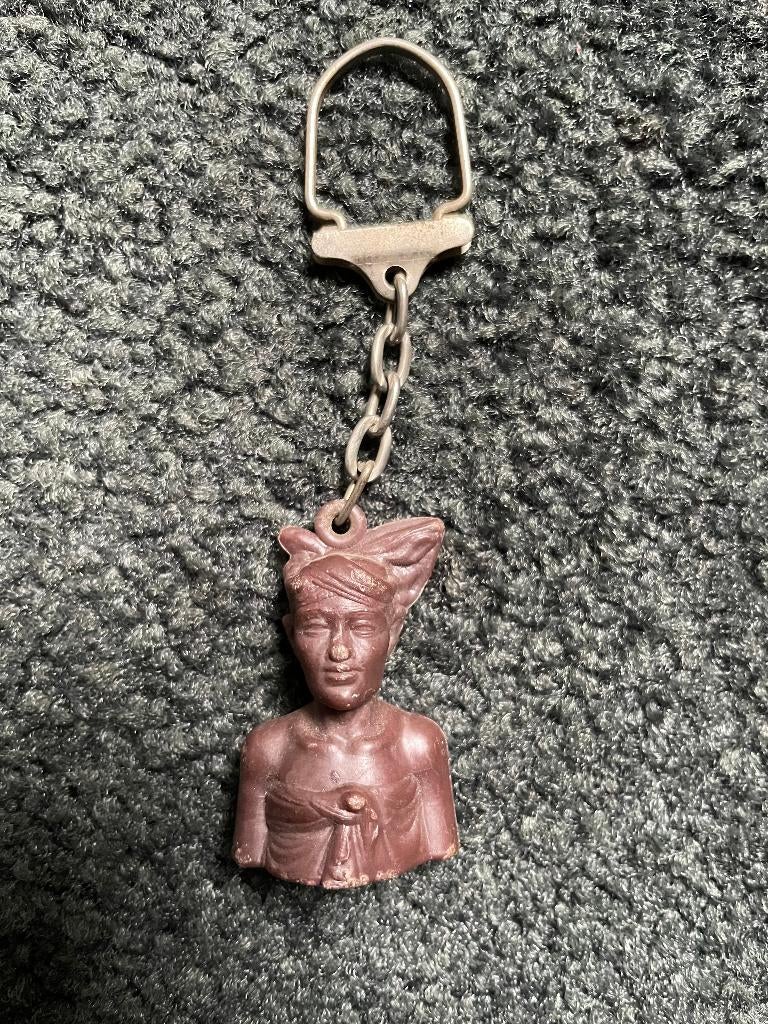 Sleutelhanger: Javaanse vrouw, Ophalen of Verzenden, Zo goed als nieuw, Knuffel of Figuurtje