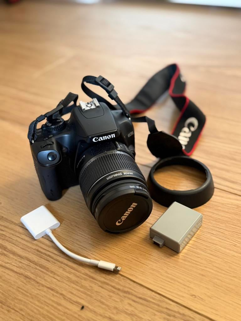 Canon eos 1000d (met de standaard bijbehorende lens), Audio, Tv en Foto, Fotocamera's Digitaal, Canon, Compact, Ophalen of Verzenden