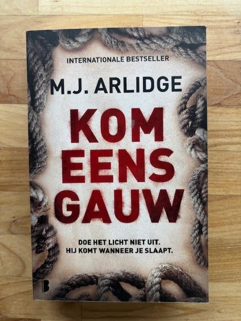 Kom eens gauw van M.J. Arlidge, Ophalen of Verzenden, Gelezen, M.J. Arlidge