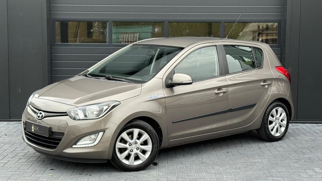 Hyundai I20 1.2i i-Deal Airco|Cruise|Trekhaak, Auto's, Euro 5, Gebruikt, 31 €/maand, 4 cilinders