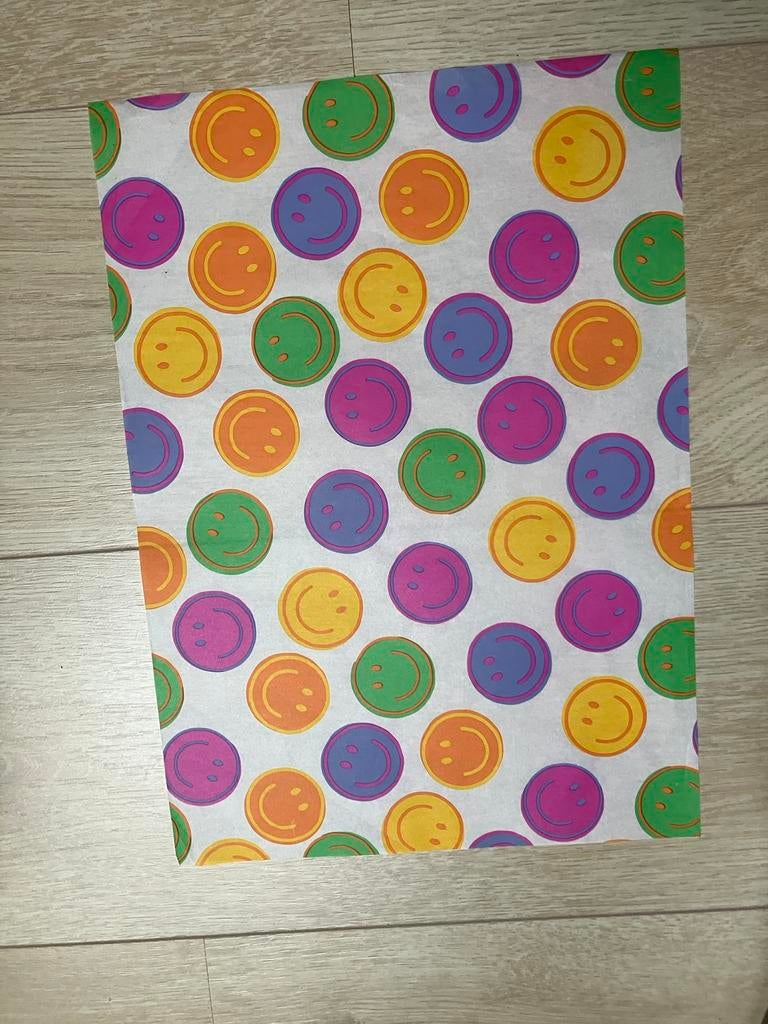 10 vellen vloeipapier smiley, Ophalen of Verzenden, Nieuw