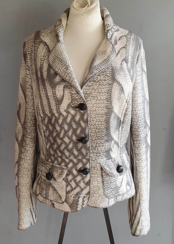 Marccain jasje, Ophalen of Verzenden, Zo goed als nieuw, Grijs