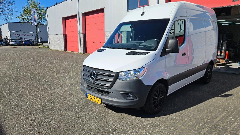 Mercedes-Benz Sprinter GB 214 CDI L1 325/3000 FWD 9G-TRONIC, Stof, 2000 kg, 2051 kg, Wit