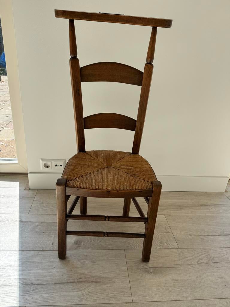 1 Antieke bidstoel met rieten zitting, Ophalen