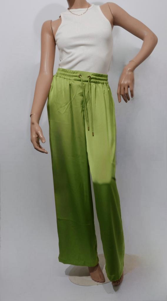 HARPER & YVE groene satijnen pantalon maat S ZGAN, Kleding | Dames, Maat 38/40 (M), Ophalen of Verzenden, Zo goed als nieuw, Lang