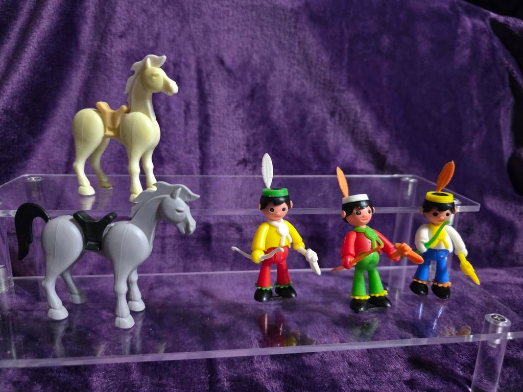 Maxi Ei Indianen en Paard Kinder Surprise Figuren, Ophalen of Verzenden, Zo goed als nieuw, Steekfiguren