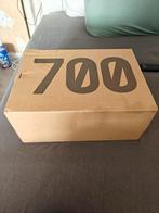 Yeezy 700 V3 Copper Fade - Nooit Gedragen, Kleding | Heren, Schoenen, Overige kleuren, Nieuw, Ophalen of Verzenden, Sneakers of Gympen