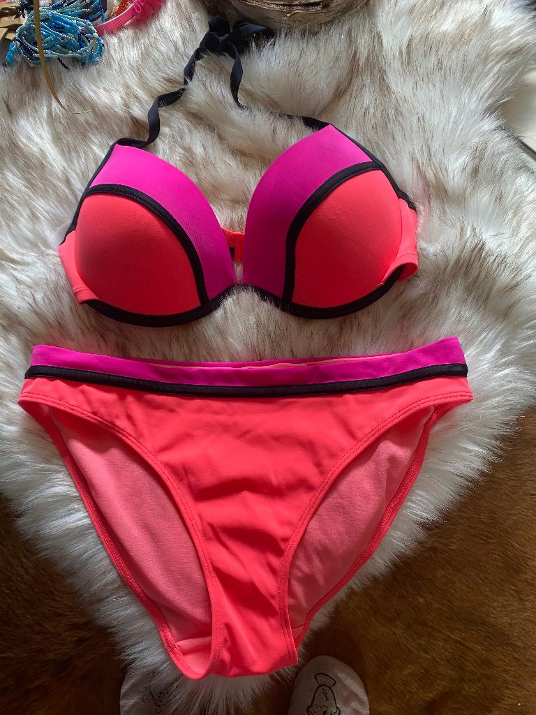 Nieuwe bikini Hunkemöller 75 E en M, Overige kleuren, Nieuw, Ophalen of Verzenden, Bikini