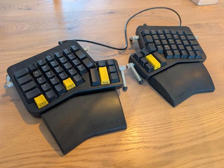 ErgoDox EZ ergonomisch split toetsenbord, Computers en Software, Toetsenborden, Zo goed als nieuw, Qwerty, Bedraad, Ergonomisch